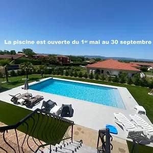 maison-chaleureuse-chez-ff-avec-piscine-chambre-n1.hotels-rhonealpes.com/